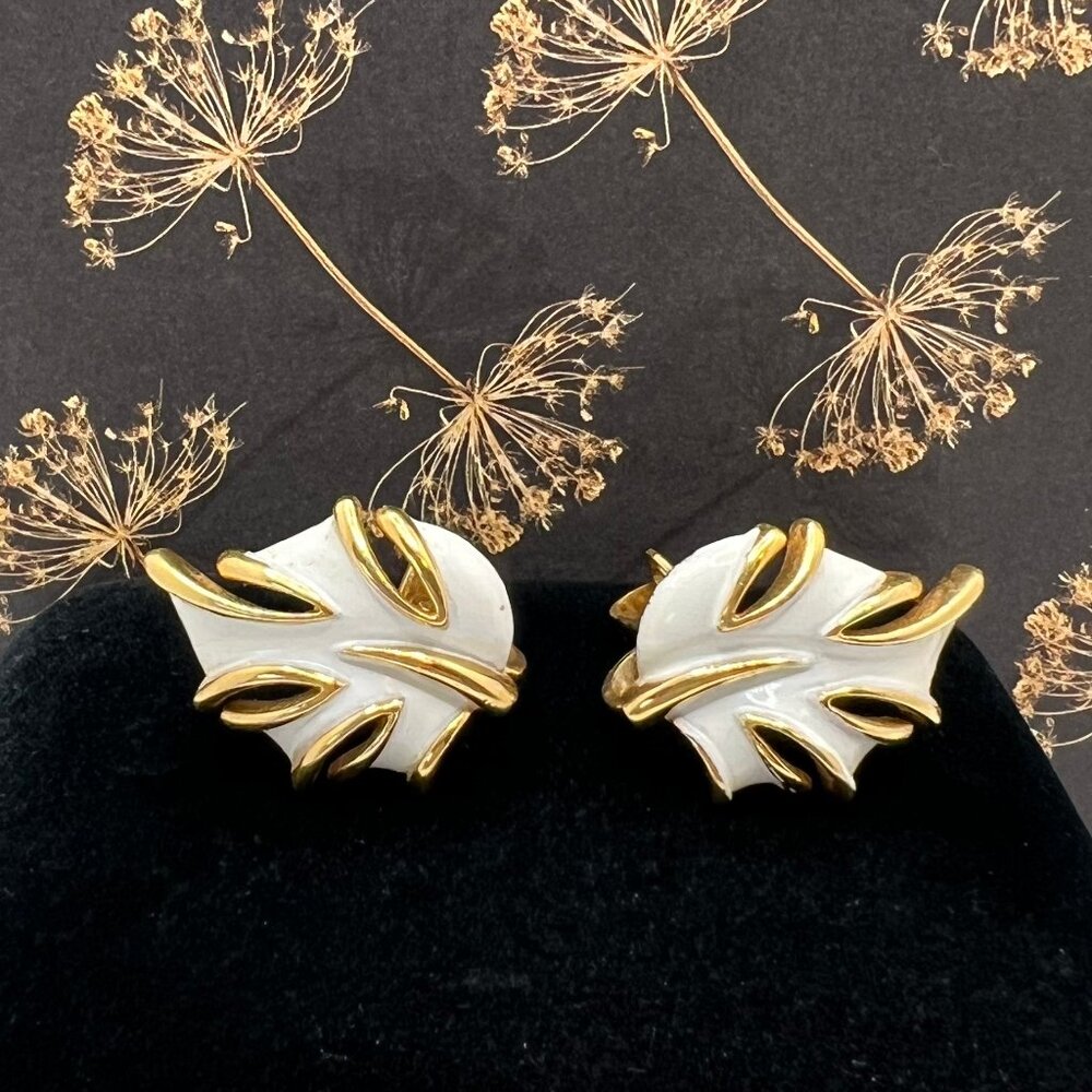 Crown Trifari White Enamel Leaf CLIP Earrings